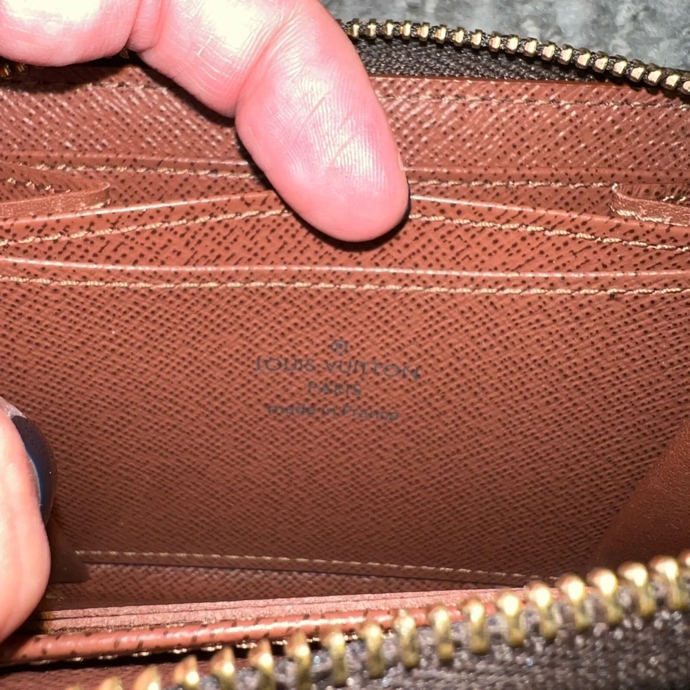 Louis Vuitton Change Wallet Authentic - Picture 5 of 9